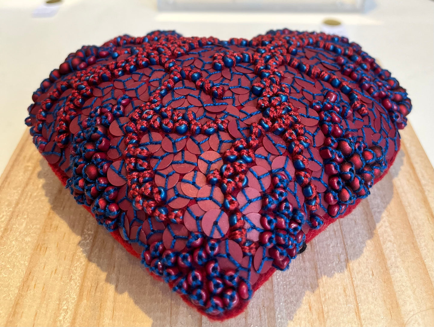 Coração 5 - T01, 005 - Coração de Madeira vermelho