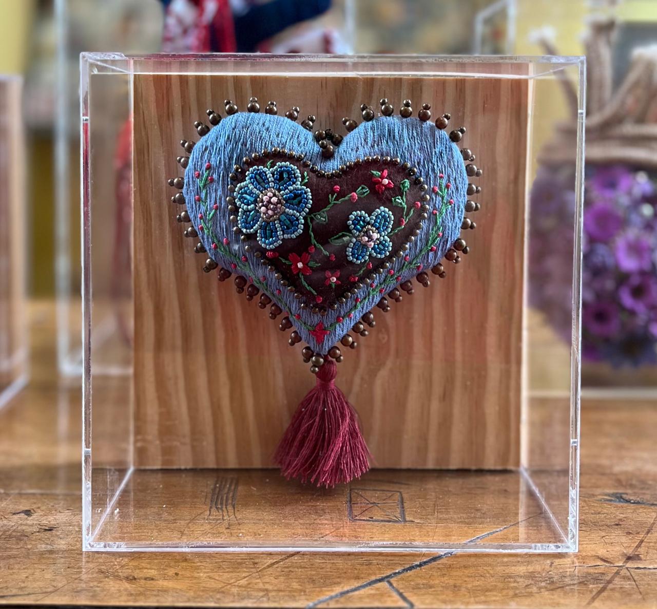 Coração 6 - T01, 006 - Coração de Madeira Azul